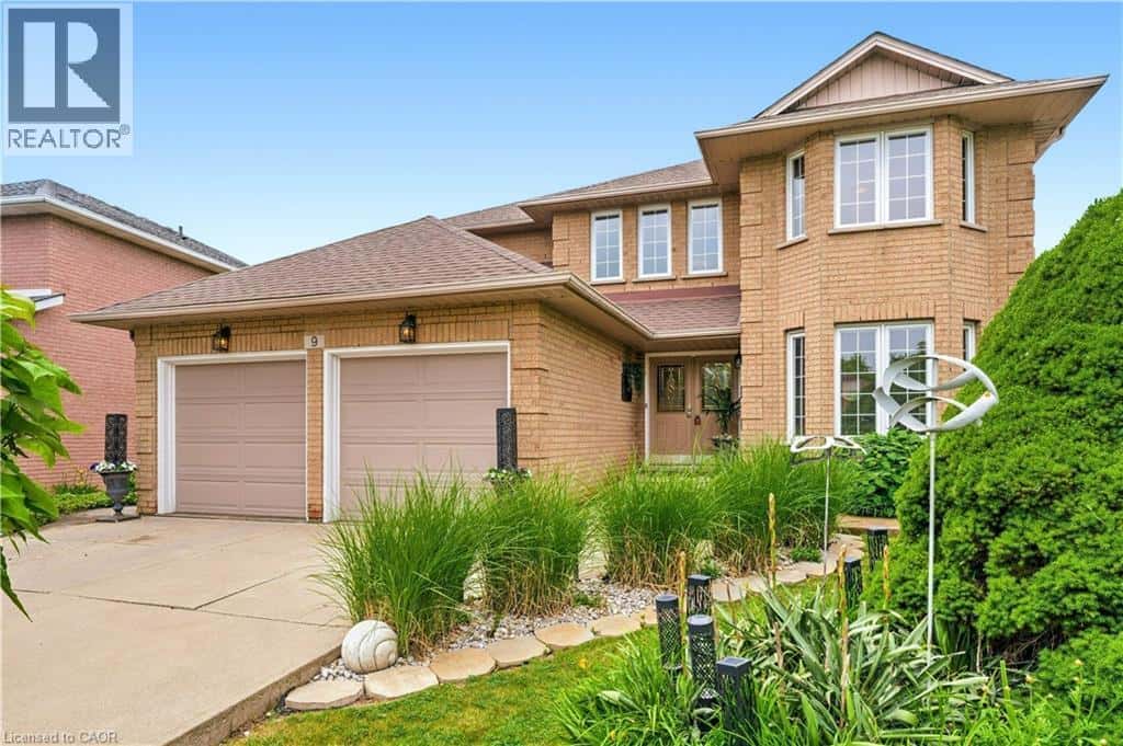 9 SUGARBERRY Court — Stoney Creek, Ontario - Photo 2 of 42