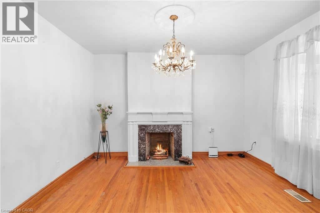 244 GRACE Street — Toronto, Ontario - Photo 5 of 27