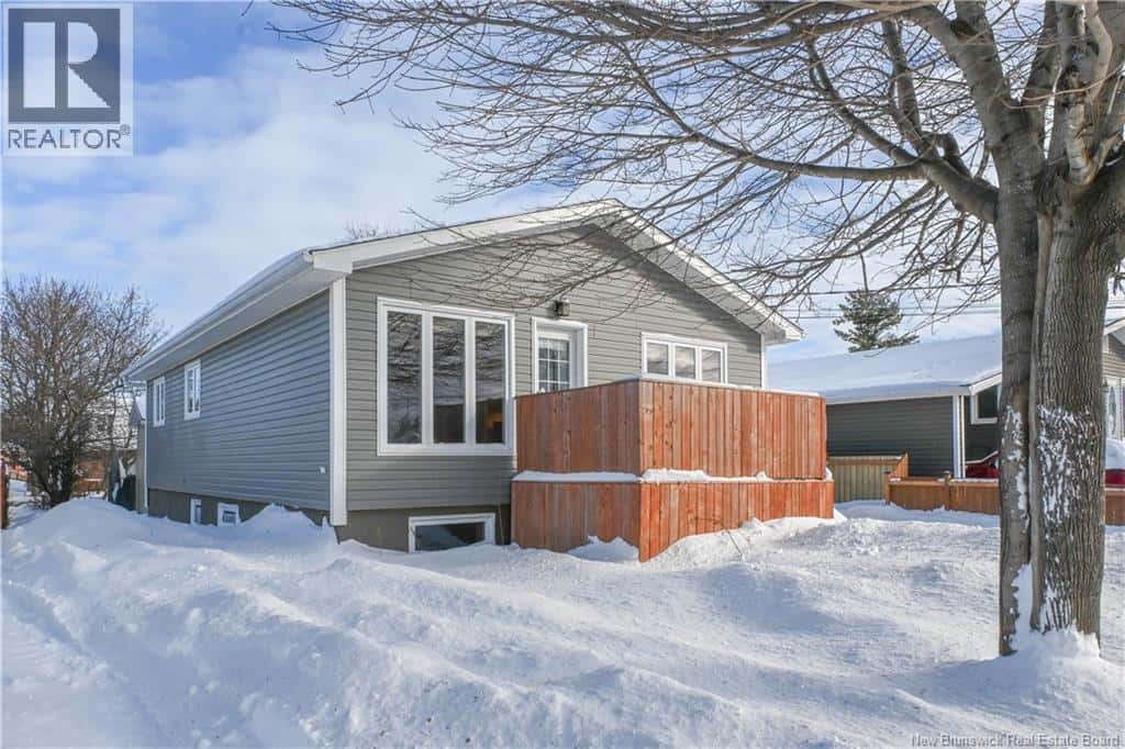 270 Robichaud Avenue — Shippagan, New Brunswick - Photo 4 of 30