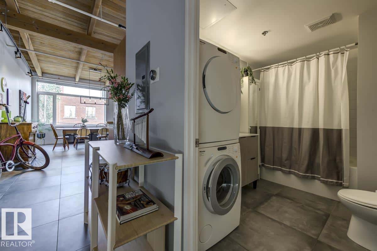 #208 10309 107 ST NW — Edmonton, Alberta - Photo 3 of 51