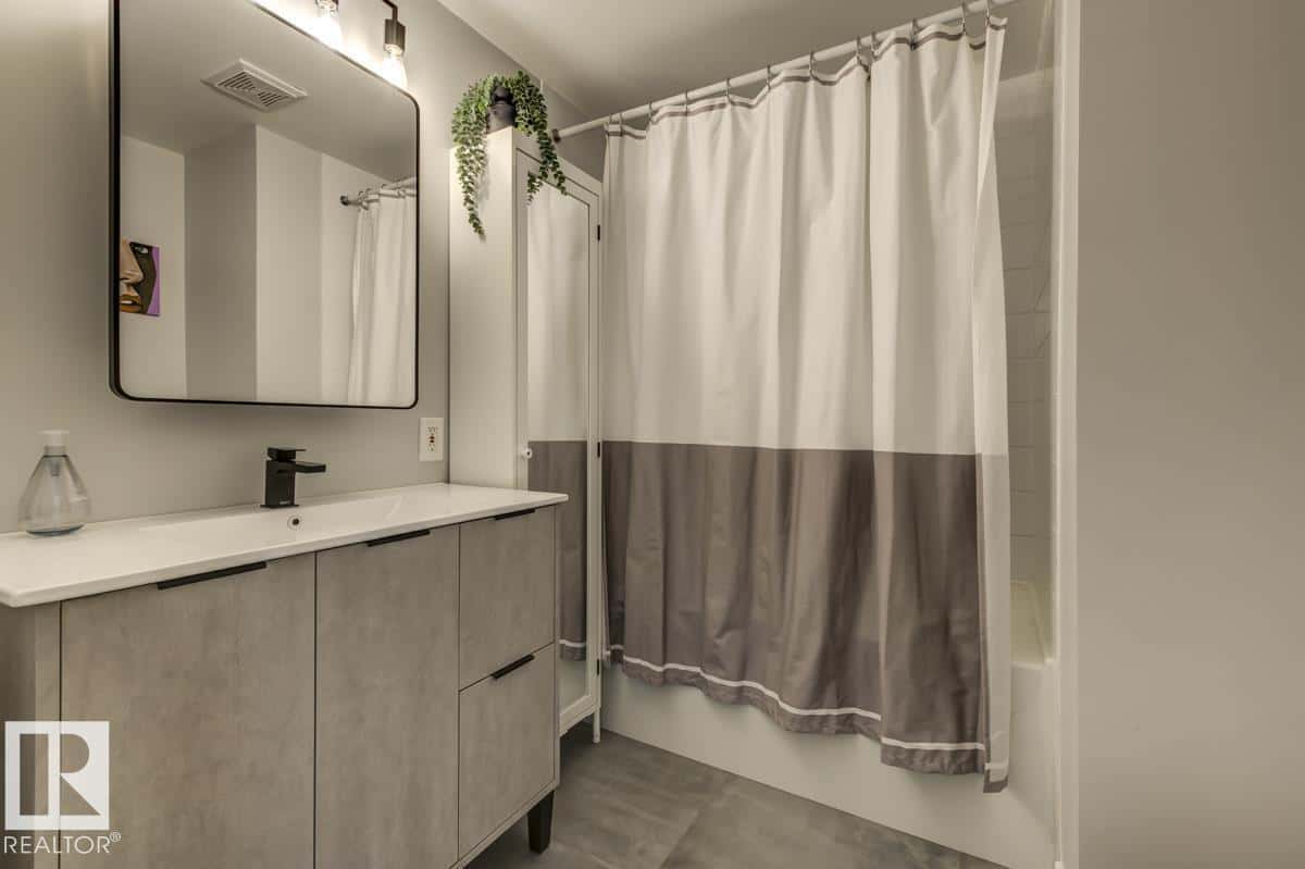 #208 10309 107 ST NW — Edmonton, Alberta - Photo 4 of 51