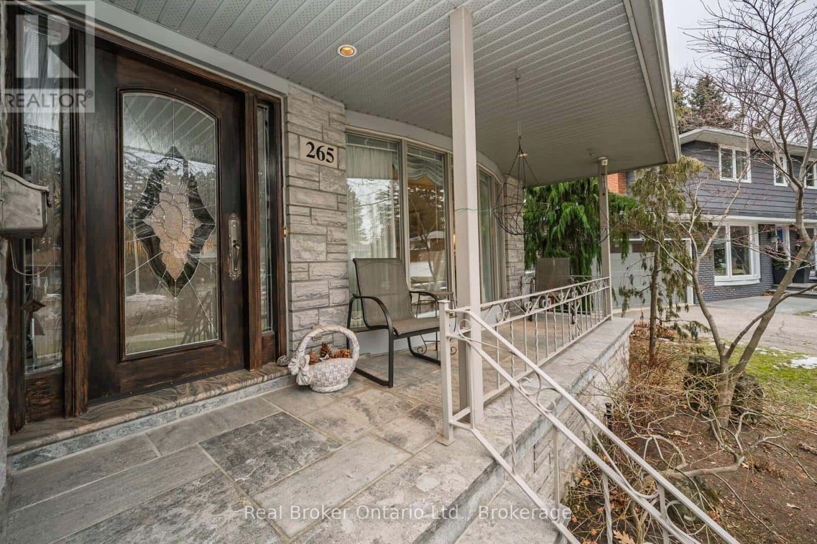 265 WINDY OAKS — Mississauga (Mineola), Ontario - Photo 5 of 50