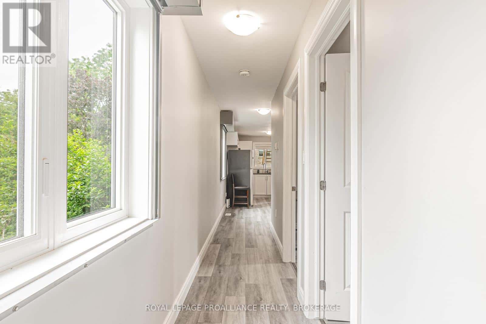 39 ELLERBECK STREET — Kingston (Central City East), Ontario - Photo 5 of 39