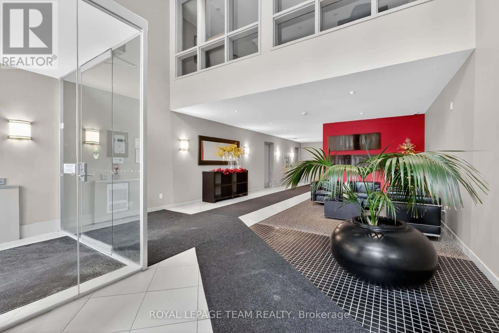 804 - 138 SOMERSET STREET W — Ottawa, Ontario - Photo 4 of 46