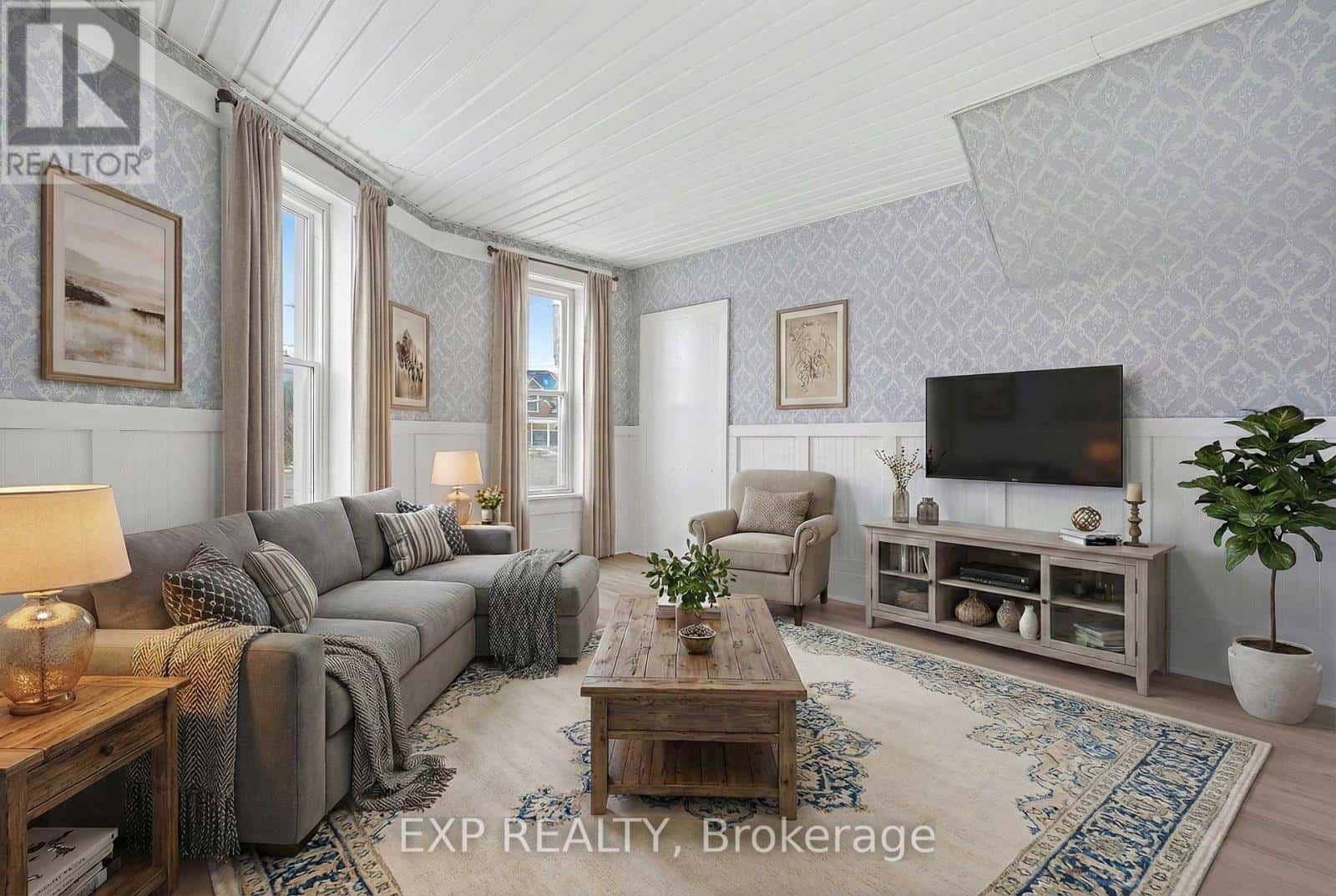 119 BECKWITH STREET N — Smiths Falls, Ontario - Photo 5 of 20