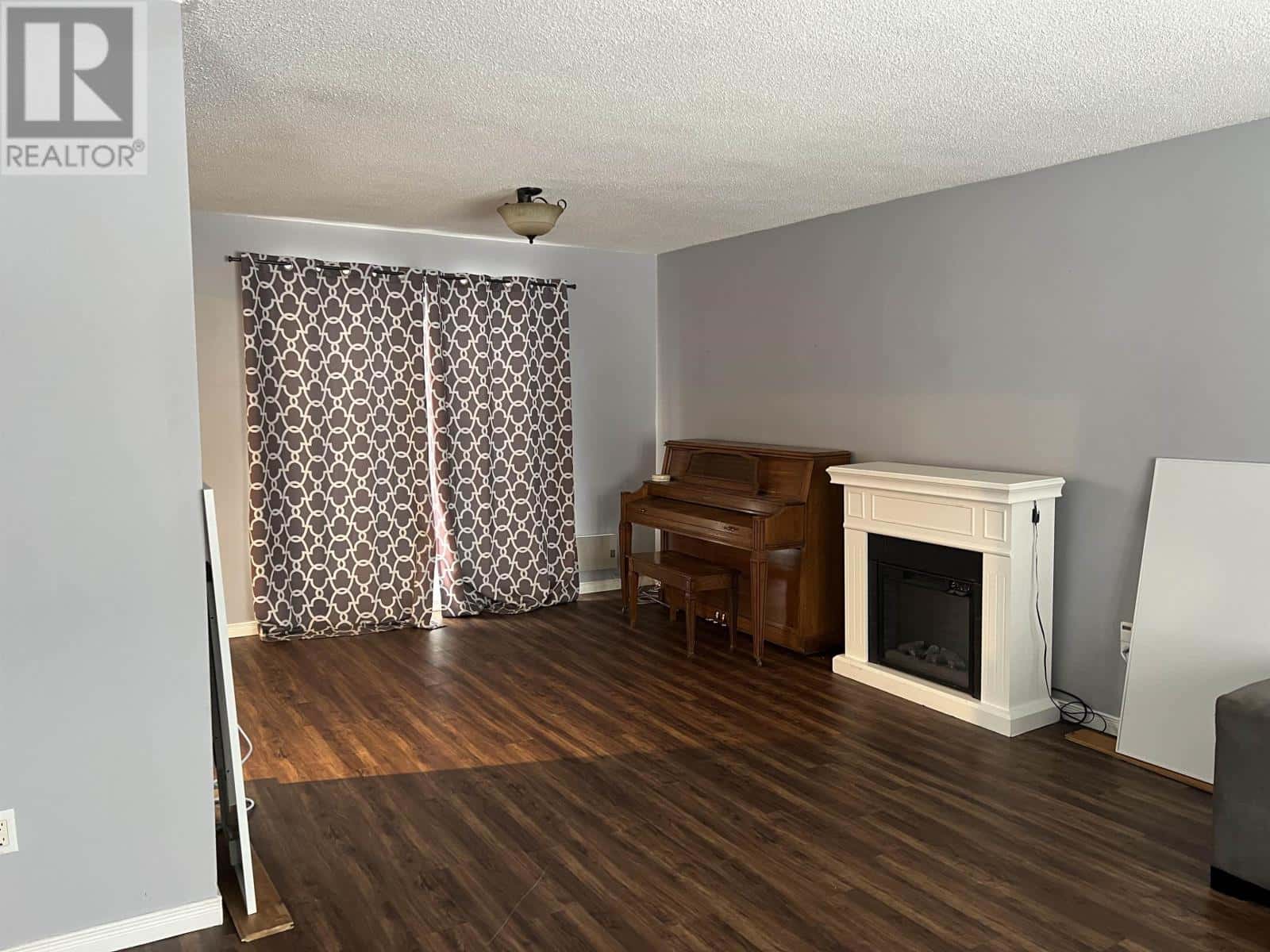 10 Eastgrove CT — Terrace bay, Ontario - Photo 2 of 33