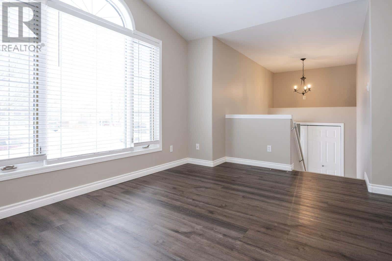 730 Porcupine BLVD — Thunder Bay, Ontario - Photo 4 of 45