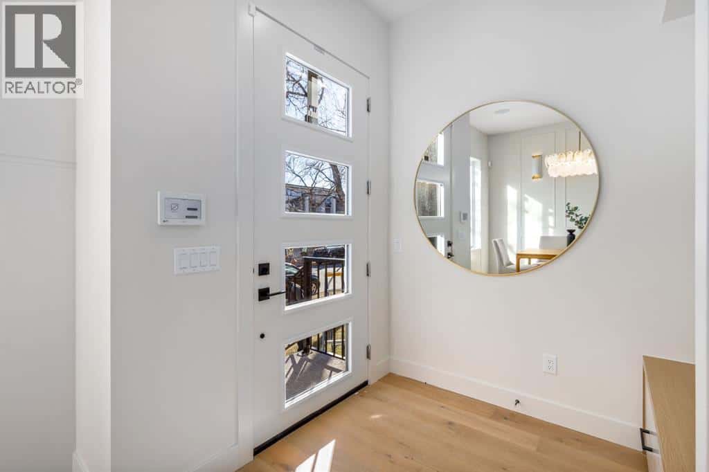 727 15 Street NW — Calgary, Alberta - Photo 5 of 50