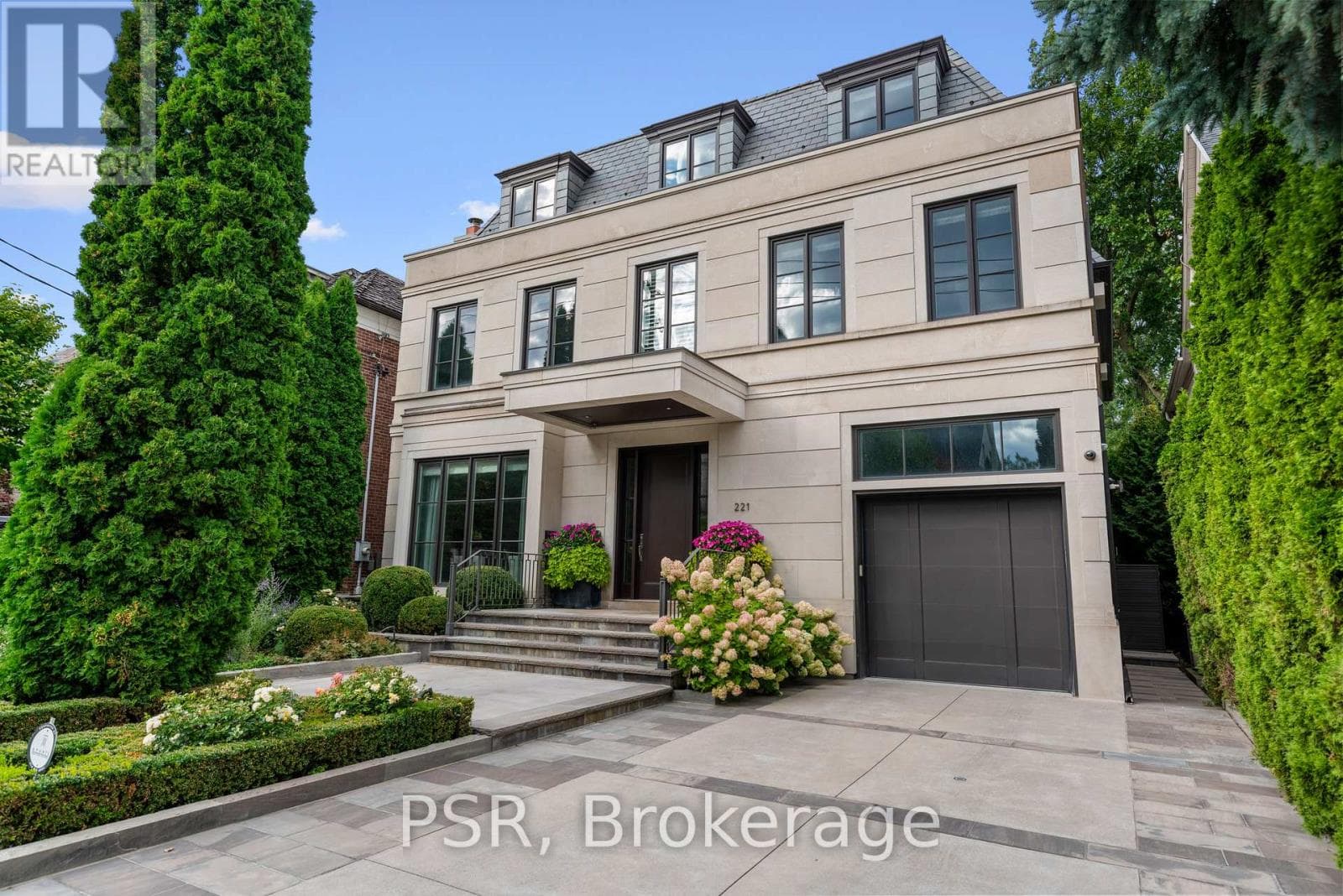 221 DUNVEGAN ROAD — Toronto (Forest Hill South), Ontario - Main photo