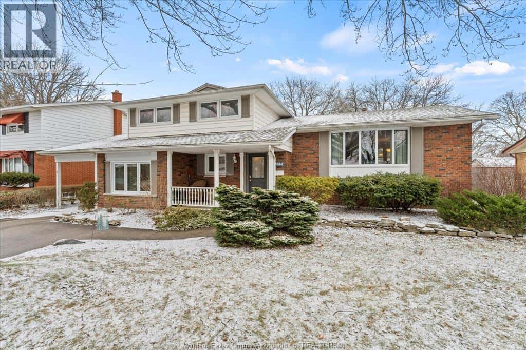 3640 AVONDALE — Windsor, Ontario - Photo 3 of 50