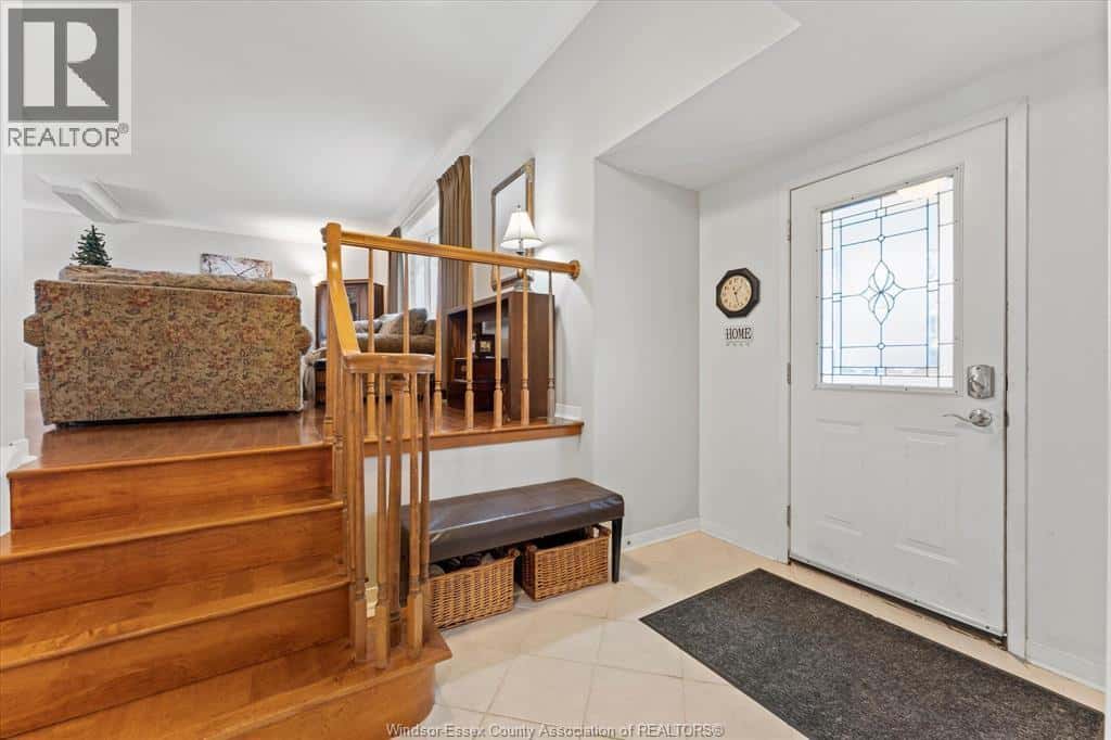 3640 AVONDALE — Windsor, Ontario - Photo 5 of 50