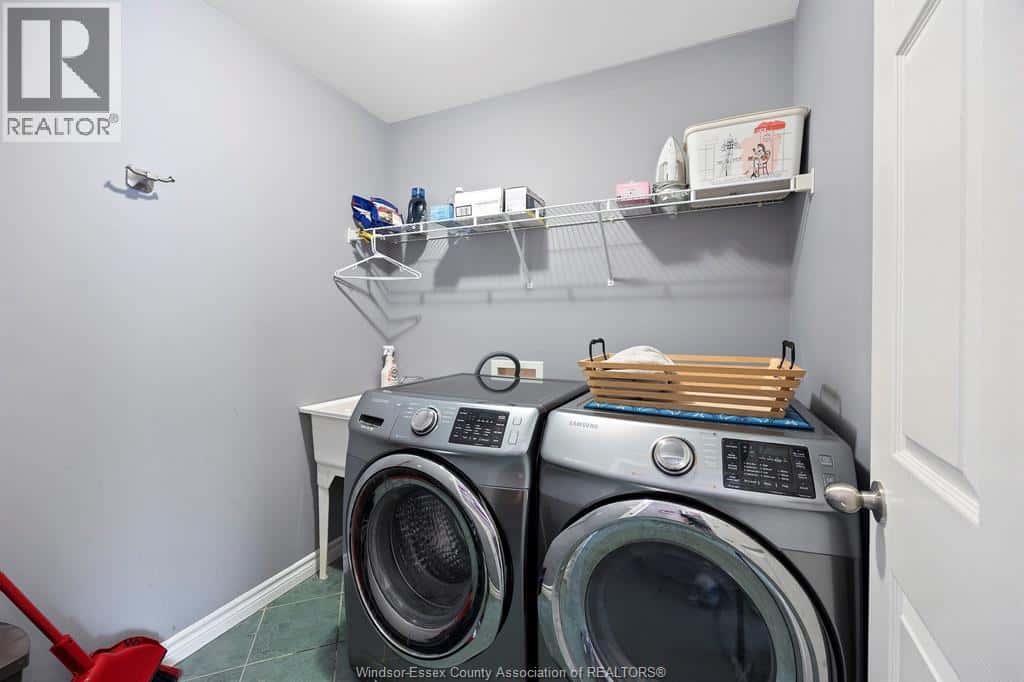 150 LANSDOWNE AVENUE — Kingsville, Ontario - Photo 2 of 30