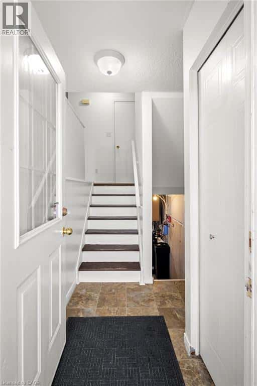 600 WHITE ELM Boulevard Unit# 8 — Waterloo, Ontario - Photo 5 of 26