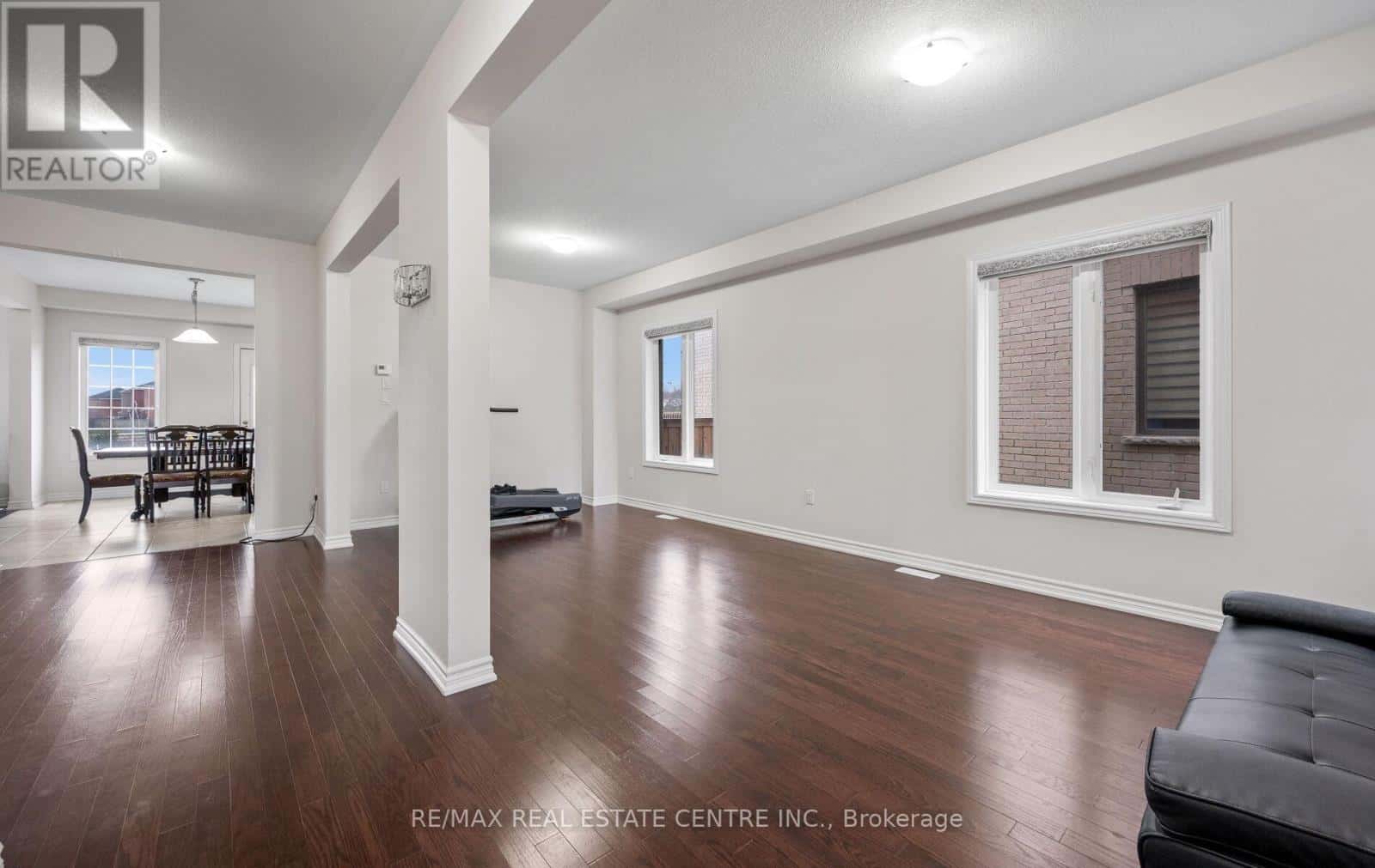 44 HAMMERHEAD ROAD — Brampton (Northwest Brampton), Ontario - Photo 5 of 47