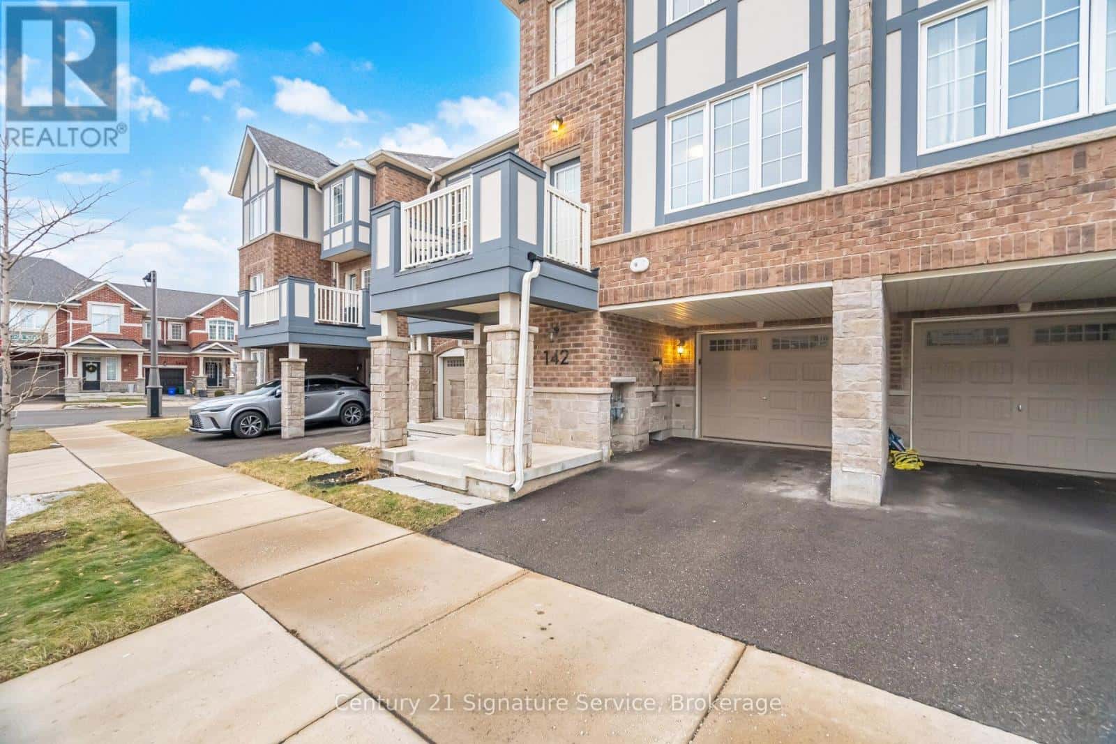 142 CHRISTOPHER ROAD — Oakville (GO Glenorchy), Ontario - Photo 3 of 39