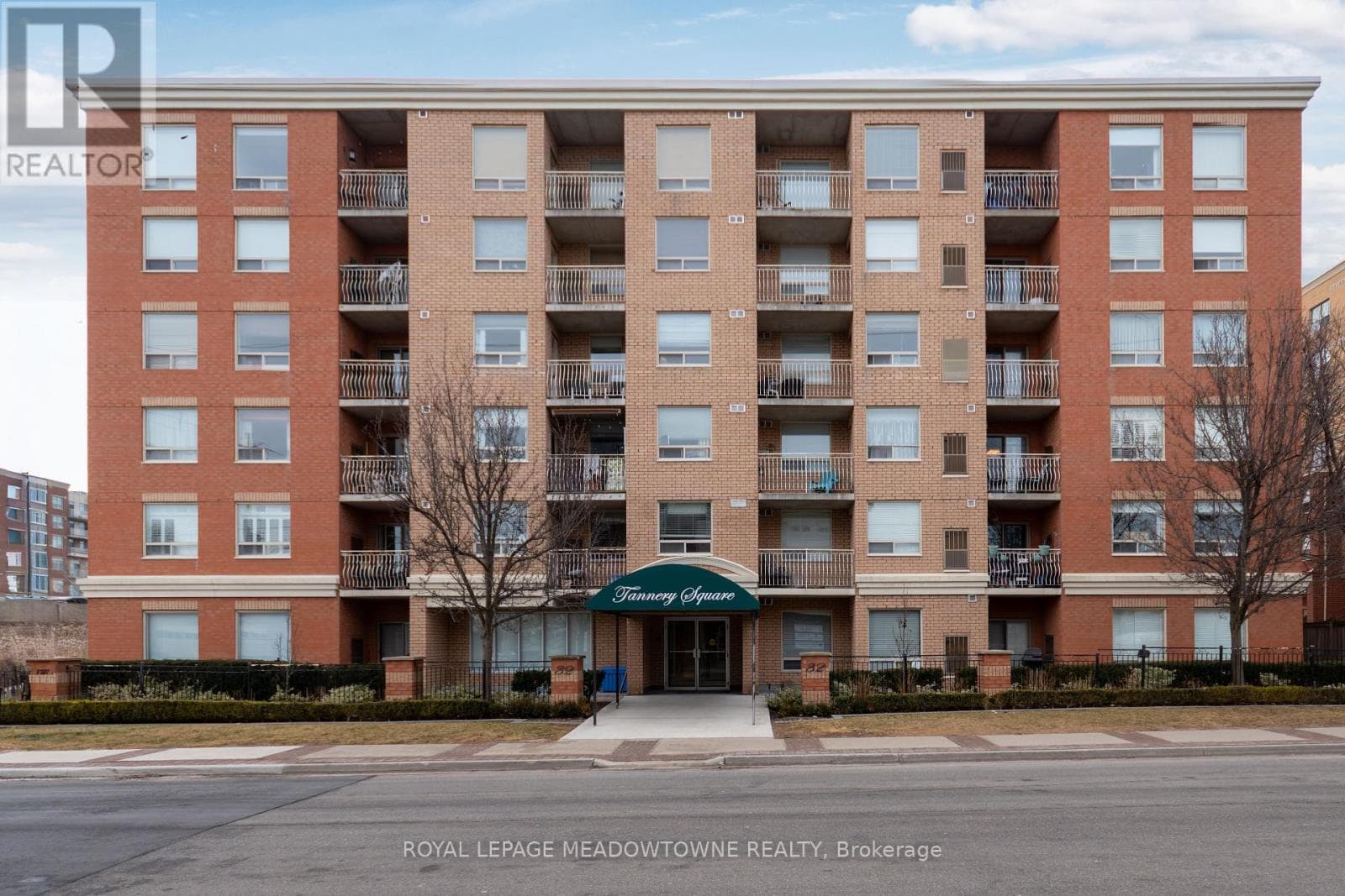 404 - 32 TANNERY STREET — Mississauga (Streetsville), Ontario - Main photo