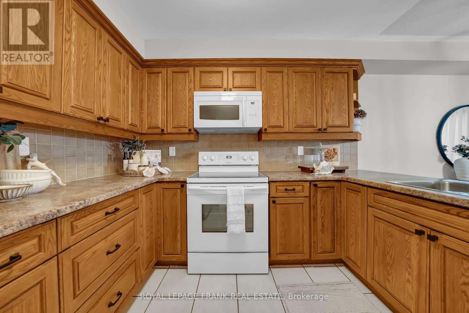 146 WILKINS CRESCENT — Clarington (Courtice), Ontario - Photo 3 of 25