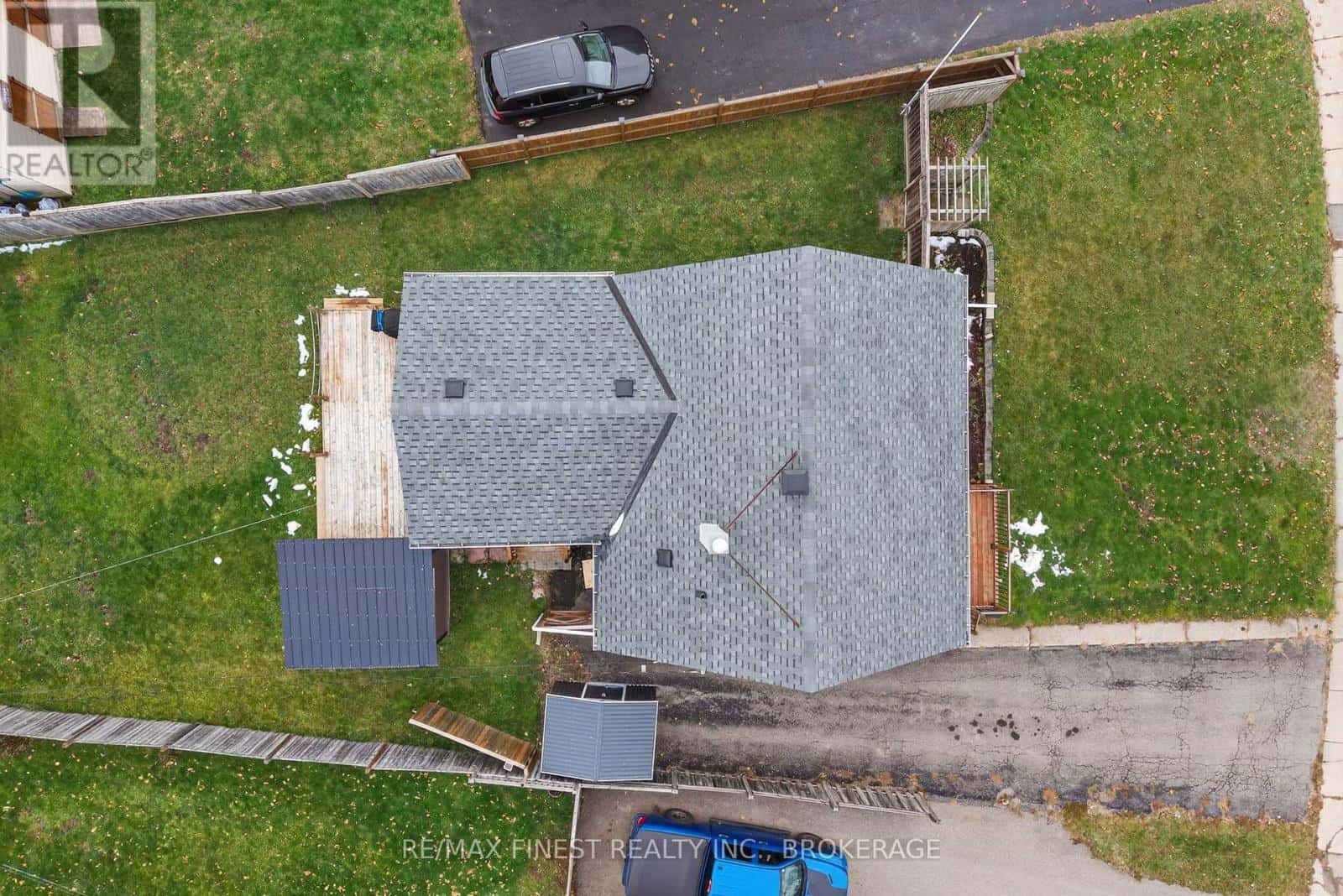 105 SALISBURY AVENUE — Brockville, Ontario - Photo 5 of 34