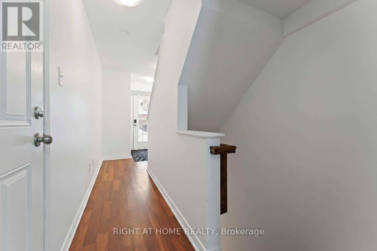 364 MOFFATT POND COURT — Ottawa, Ontario - Photo 3 of 30