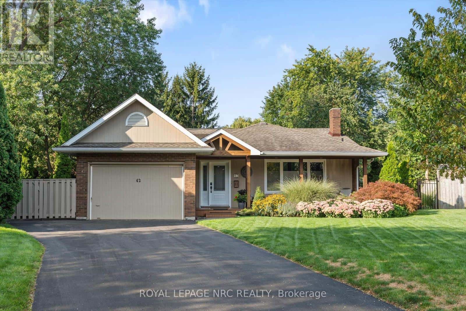 42 THE CEDARS — St. Catharines (Vine/Linwell), Ontario - Photo 2 of 49