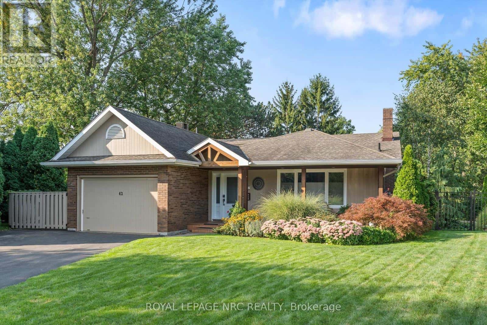 42 THE CEDARS — St. Catharines (Vine/Linwell), Ontario - Photo 3 of 49