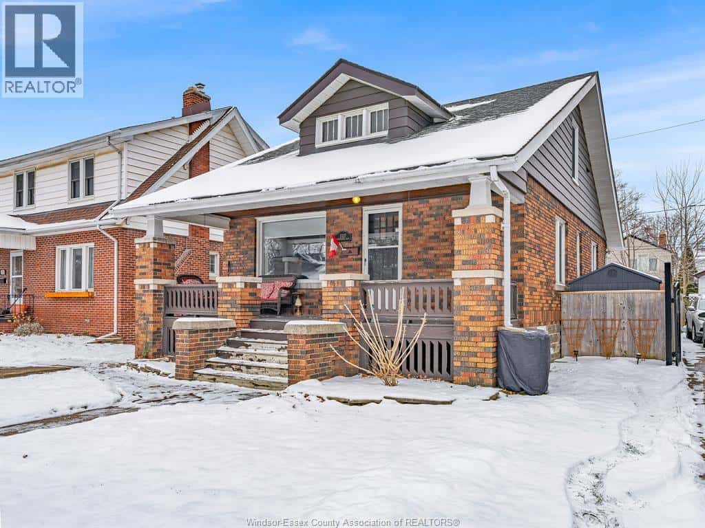 2327 Windermere ROAD — Windsor, Ontario - Photo 3 of 50