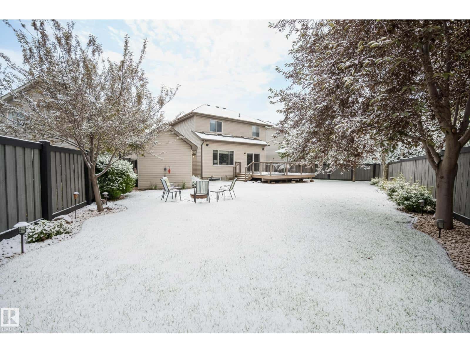 1079 MCKINNEY GR NW — Edmonton, Alberta - Photo 4 of 53