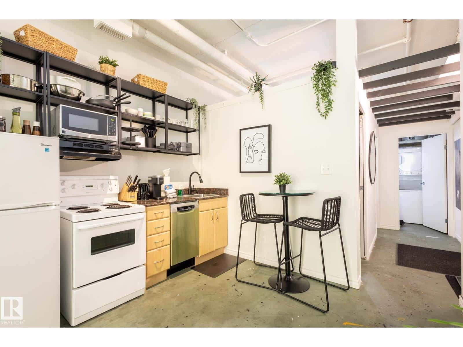 #508 10024 JASPER AV NW — Edmonton, Alberta - Photo 2 of 23