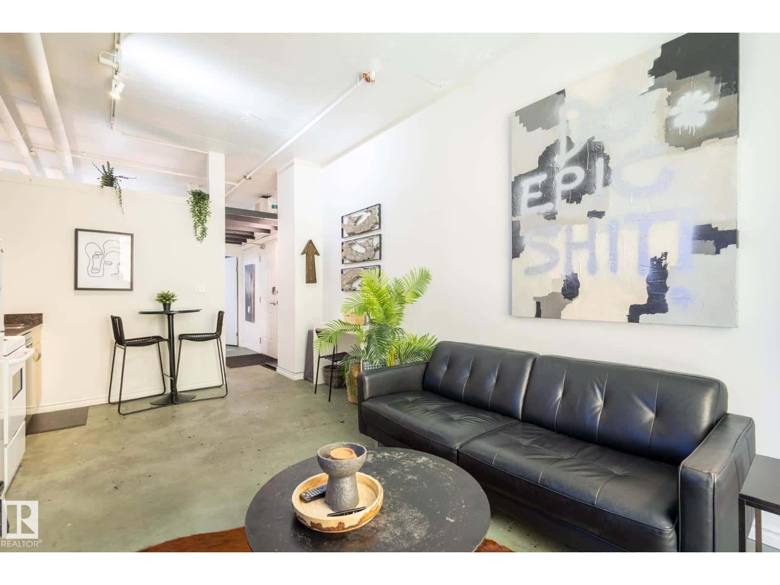 #508 10024 JASPER AV NW — Edmonton, Alberta - Photo 3 of 23