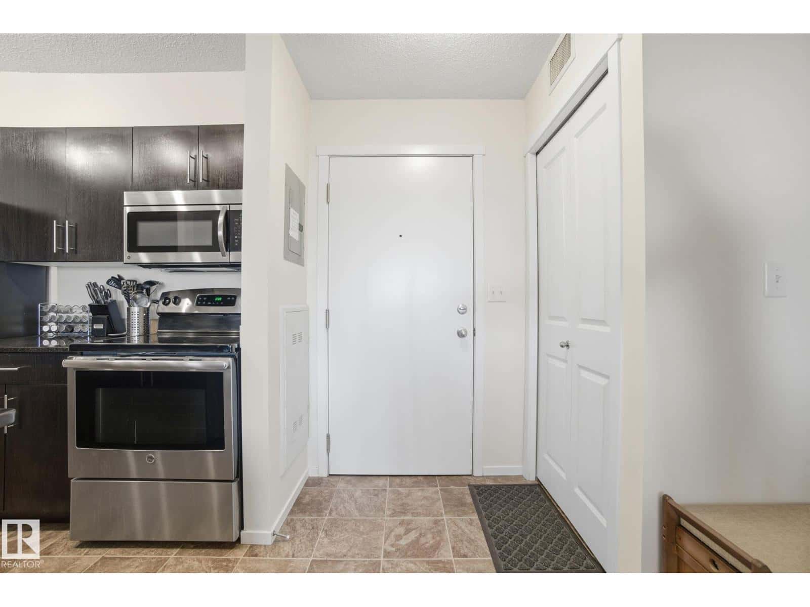 #420 3315 JAMES MOWATT TR SW — Edmonton, Alberta - Photo 2 of 41