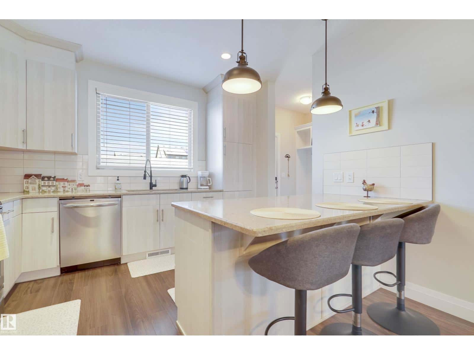 151 GILMORE WY — Spruce Grove, Alberta - Photo 3 of 40