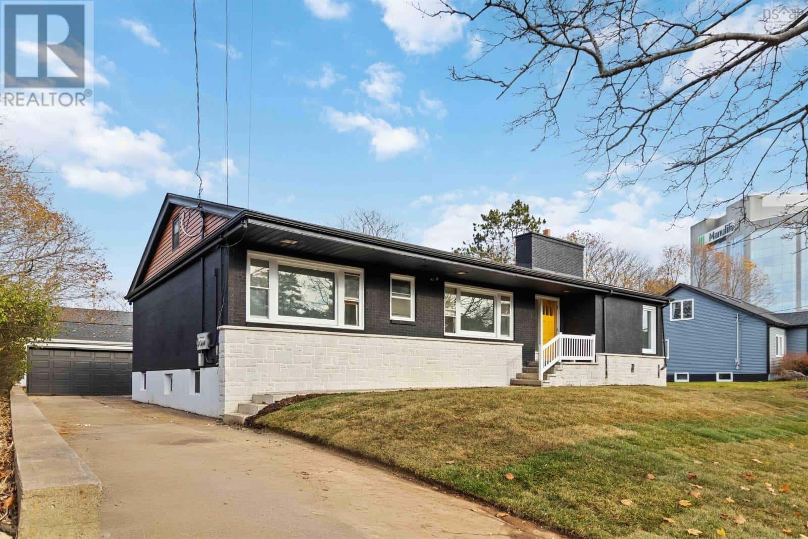 2795 Joseph Howe Drive — Halifax, Nova Scotia - Photo 2 of 49