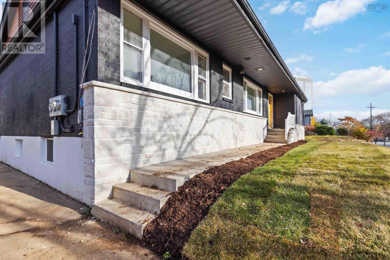 2795 Joseph Howe Drive — Halifax, Nova Scotia - Photo 4 of 49