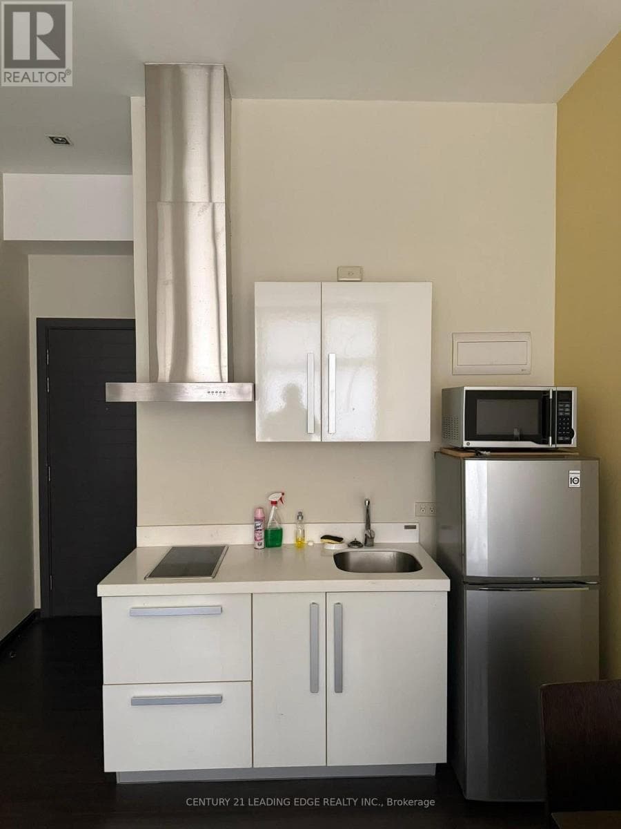 3907 - 4392 B VALDEZ — Toronto (Waterfront Communities), Ontario - Main photo