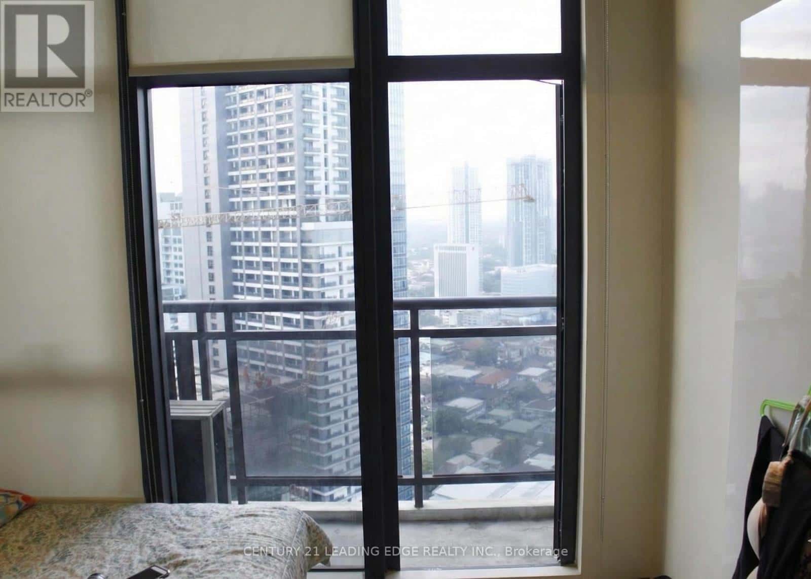 3907 - 4392 B VALDEZ — Toronto (Waterfront Communities), Ontario - Photo 4 of 12