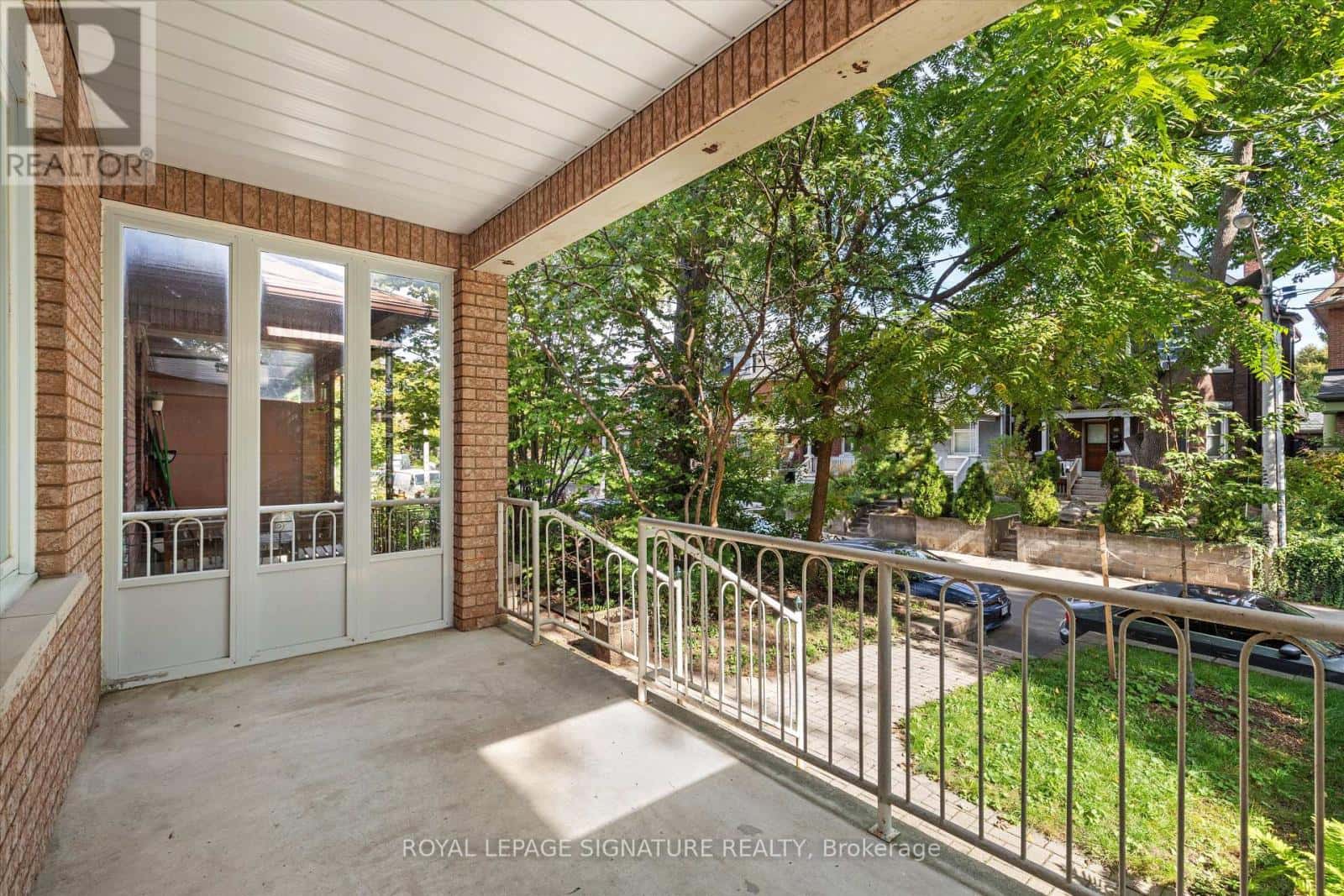 244 GRACE STREET — Toronto (Palmerston-Little Italy), Ontario - Photo 3 of 27