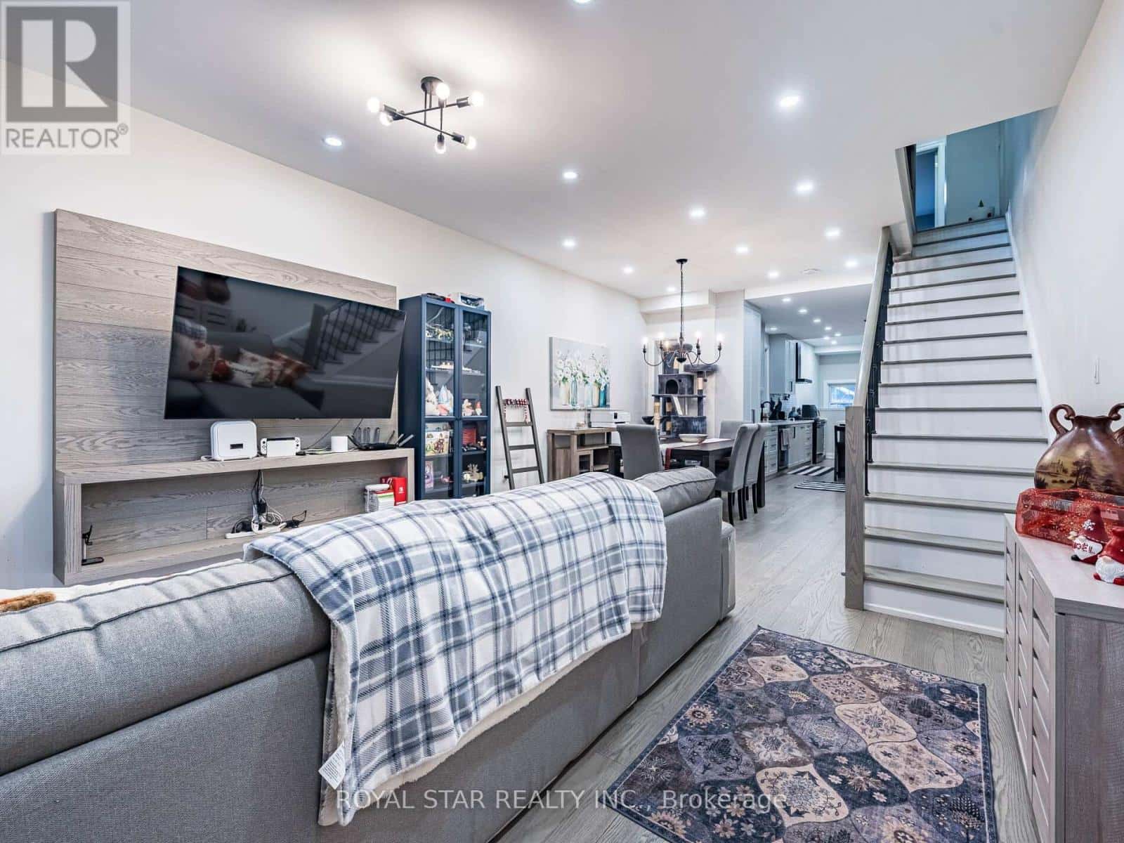 74 MONTROSE AVENUE — Toronto (Trinity-Bellwoods), Ontario - Photo 5 of 50