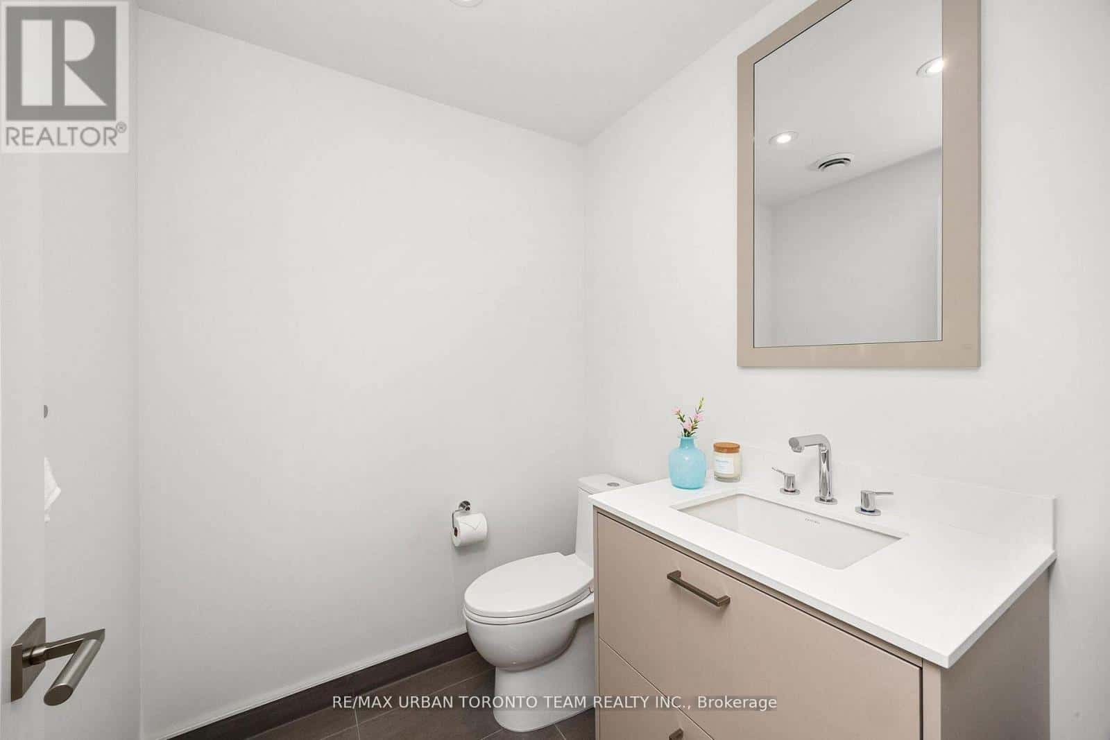 415 - 155 MERCHANTS' WHARF — Toronto (Waterfront Communities), Ontario - Photo 3 of 48