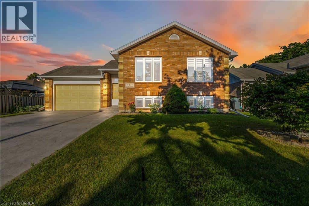 5 CORK Crescent — Brantford, Ontario - Photo 2 of 45