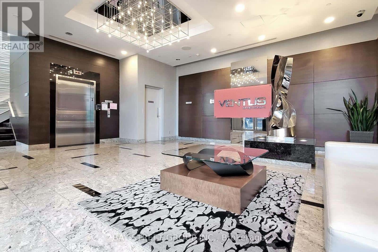 PH3 - 151 VILLAGE GREEN SQUARE — Toronto (Agincourt South-Malvern West), Ontario - Photo 3 of 50