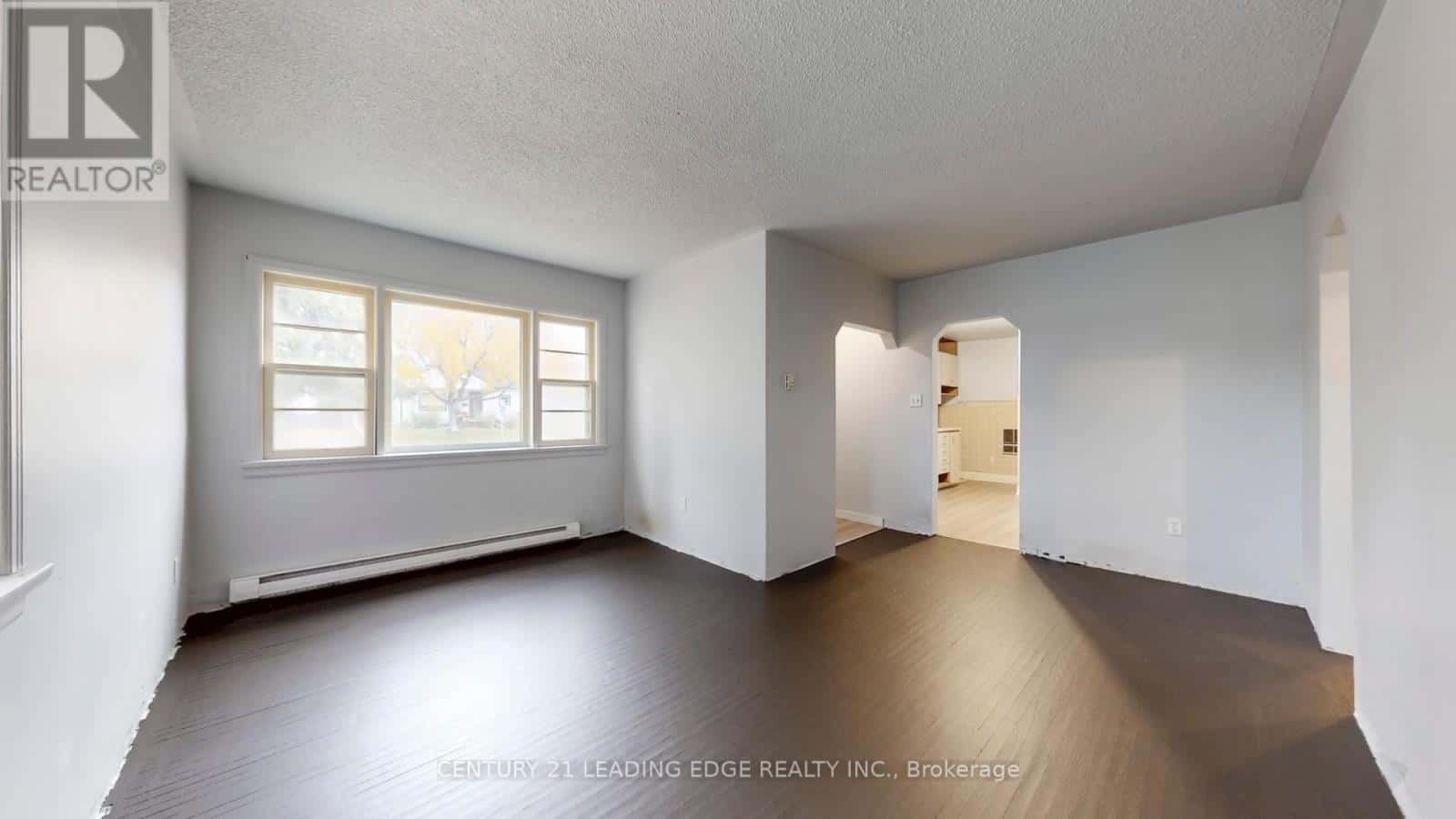 277 GIBBONS STREET — Oshawa (McLaughlin), Ontario - Photo 4 of 28