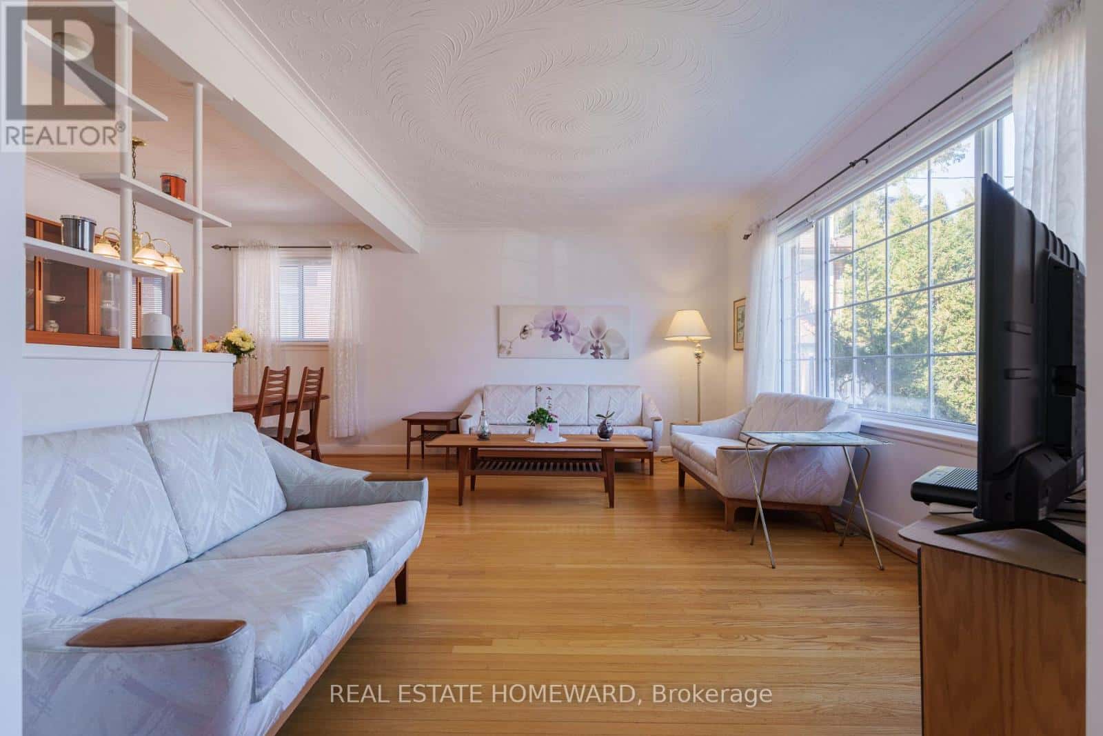 3 CHESTERMERE BOULEVARD — Toronto (Woburn), Ontario - Photo 3 of 49