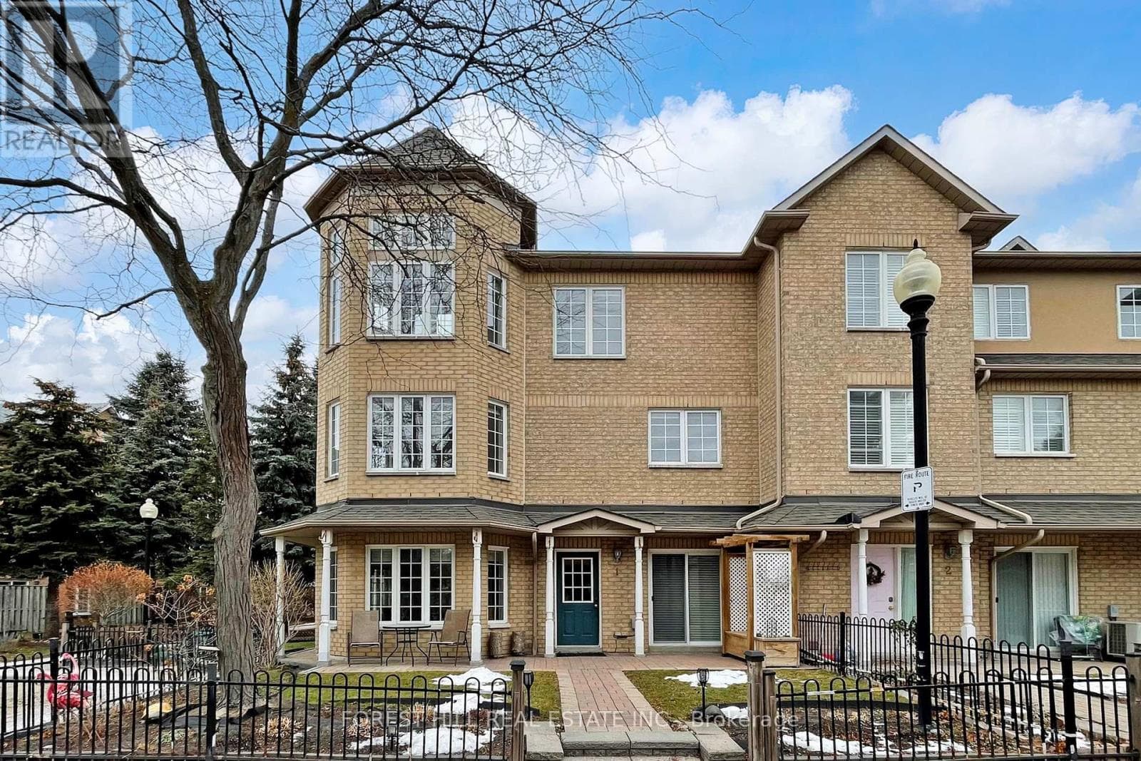 01 - 23 ST.MORITZ WAY — Markham (Unionville), Ontario - Main photo