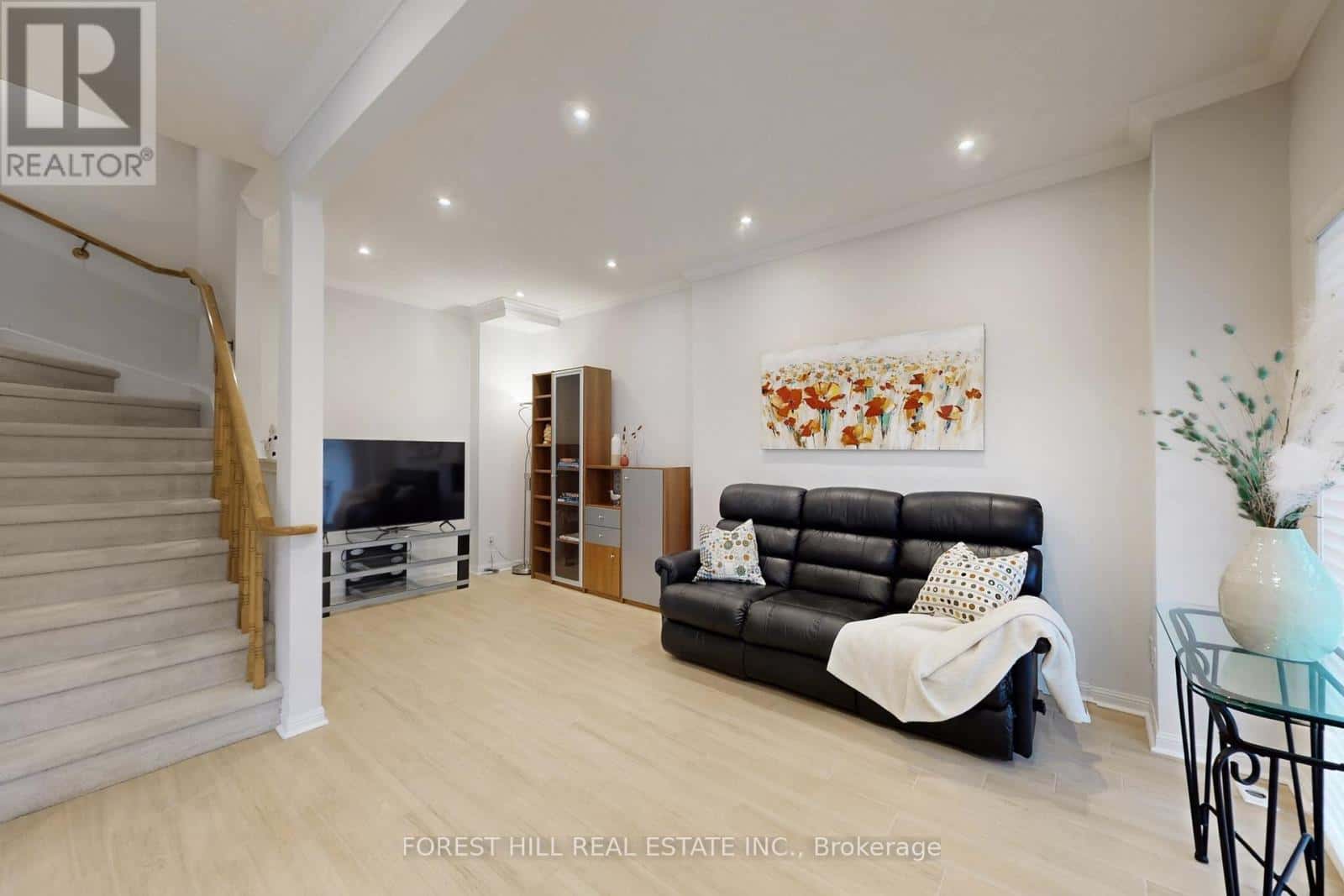 01 - 23 ST.MORITZ WAY — Markham (Unionville), Ontario - Photo 5 of 44