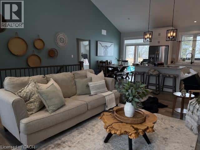 21 PAXTON Street — Holyrood, Ontario - Photo 2 of 11