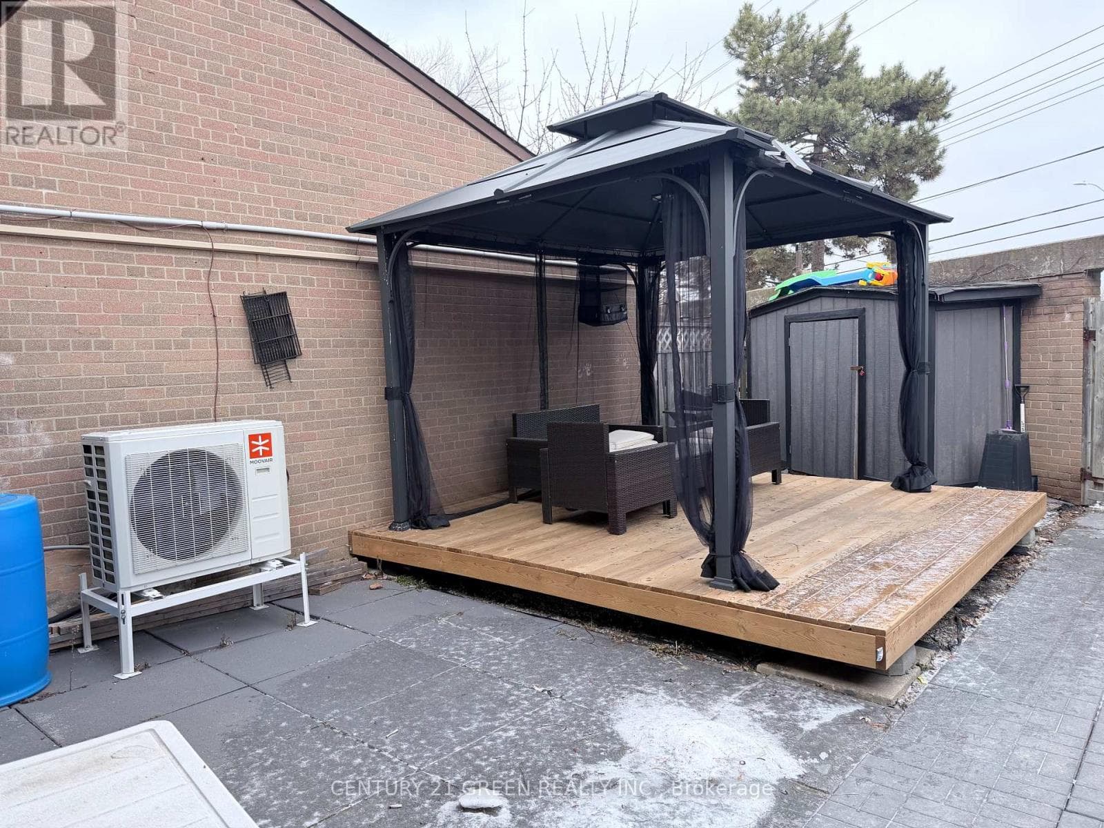 116 - 256 JOHN GARLAND BOULEVARD — Toronto (West Humber-Clairville), Ontario - Main photo