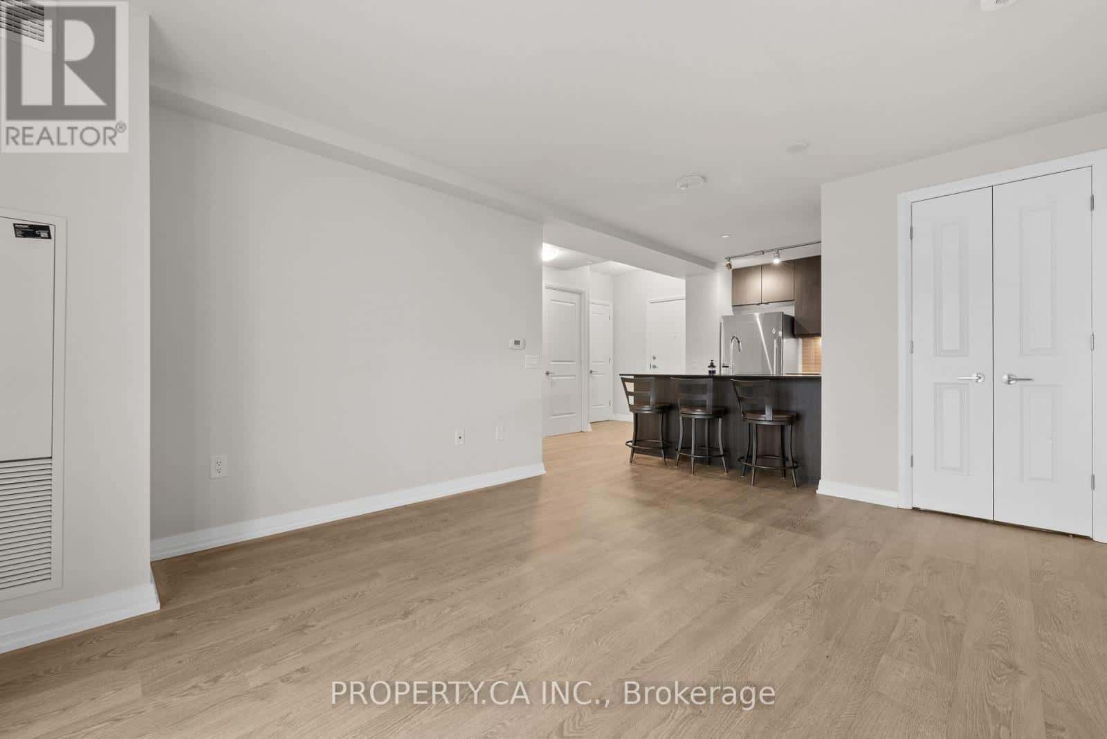 1002 - 50 THOMAS RILEY ROAD — Toronto (Islington-City Centre West), Ontario - Photo 4 of 32