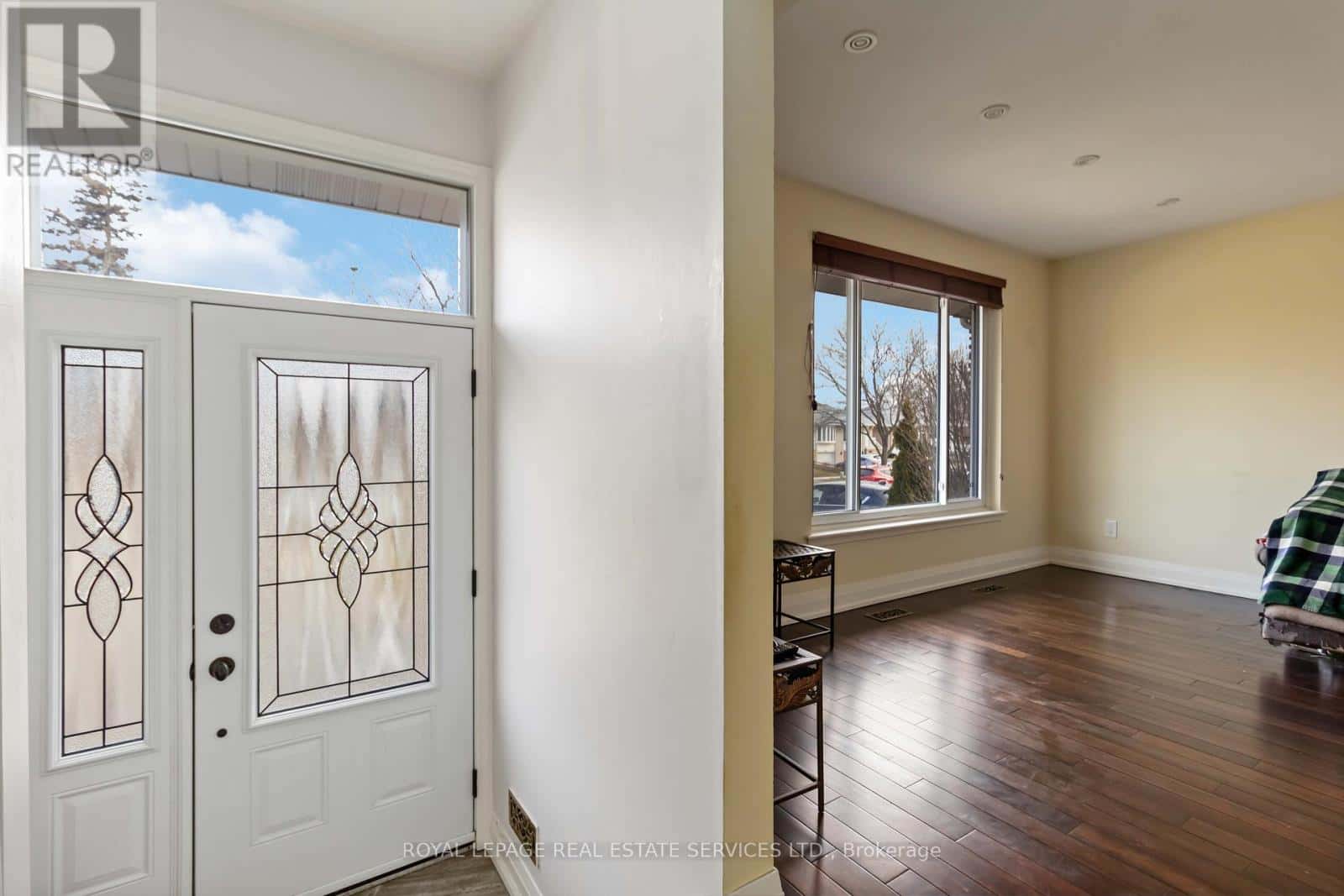 1474 SANDGATE CRESCENT — Mississauga (Clarkson), Ontario - Photo 5 of 38