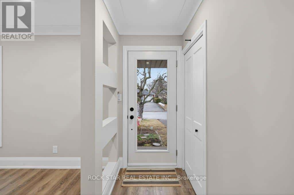 15 MARSHALL STREET — Brantford, Ontario - Photo 4 of 45