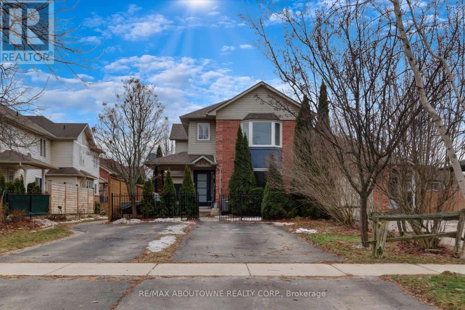 514 JERSEYVILLE ROAD W — Hamilton (Ancaster), Ontario - Photo 2 of 38